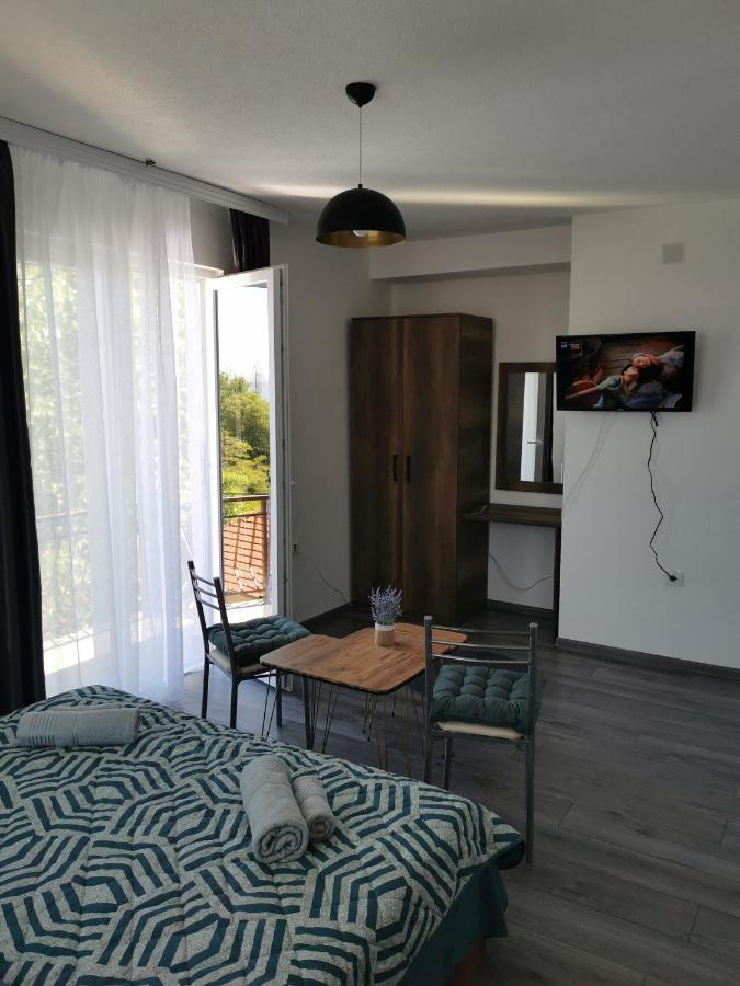 Gopo Guesthouse Elshani Exterior foto