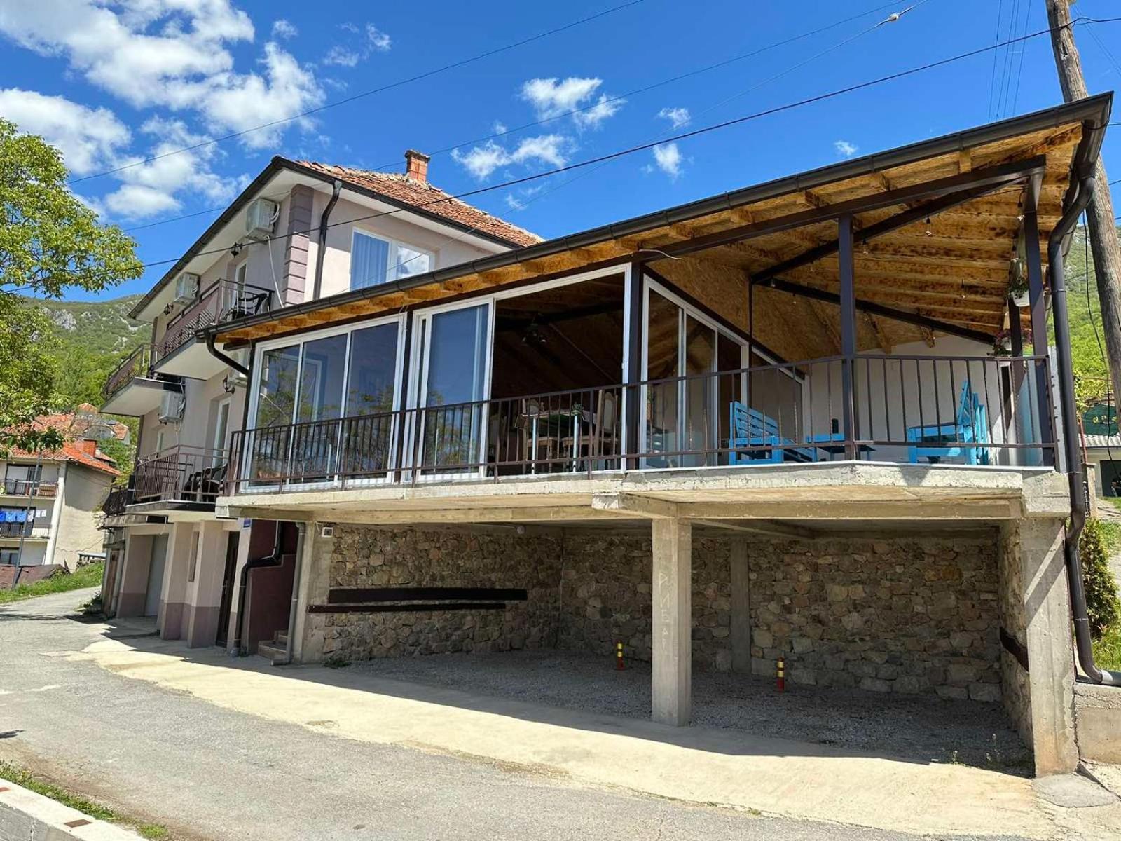 Gopo Guesthouse Elshani Exterior foto